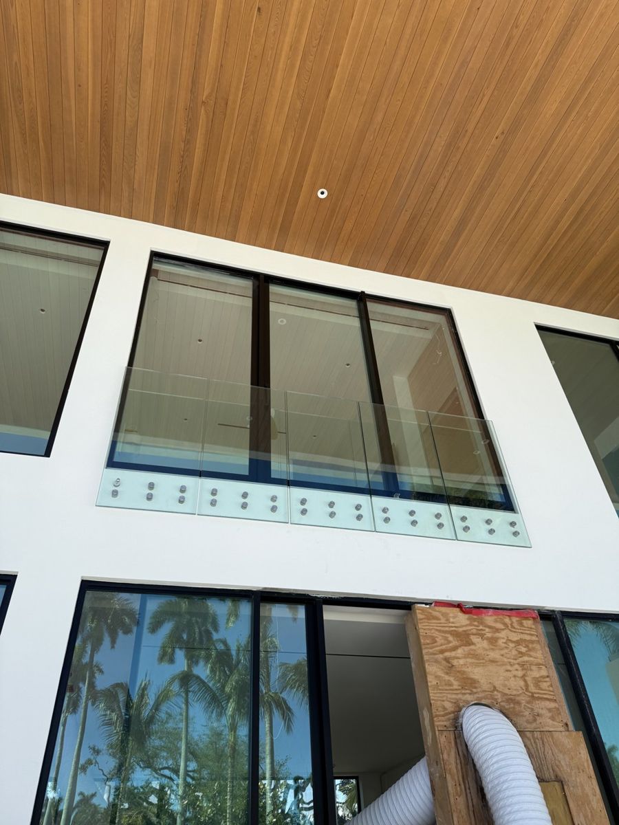 Standoff glass and sliders at the upper deck